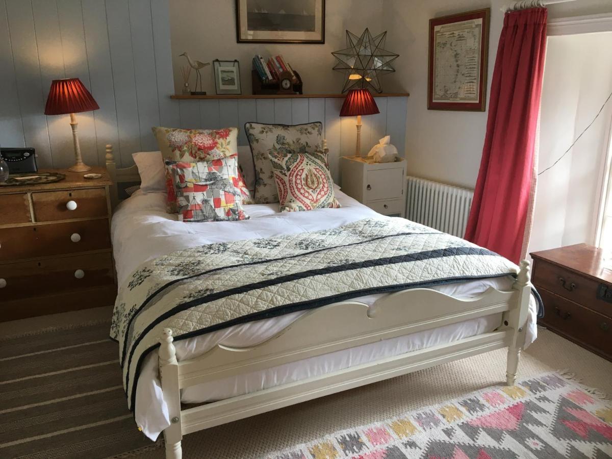 Stroud House Bed & Breakfast Freshwater Ngoại thất bức ảnh